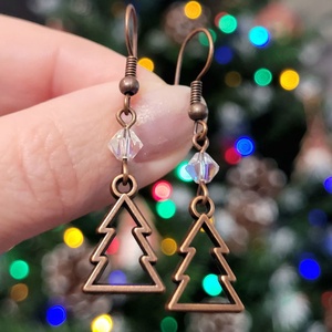 Cercei lungi cu brazi si Swarovski Elements, Bijuterii, Cercei, Cercei lungi, Confectionarea bijuteriilor, Cercei delicati cu braduti si Swarovski Elements Crystal AB.

Bijuterie delicata cu reprezentare mi..., ARTYNOS