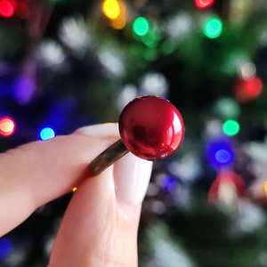 Inel reglabil cu perla rosie mare - Artynos.ro