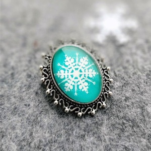 Brosa mica argintie cu Fulg de zapada  - Artynos.ro