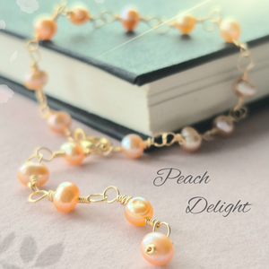 Bratara aurita din perle naturale de cultura Piersica-roze , Bijuterii, Bratari, Bratari din perle, Confectionarea bijuteriilor, Bratara delicata realizata din perle naturale de cultura culoarea piersicii si fir metalic placat c..., ARTYNOS