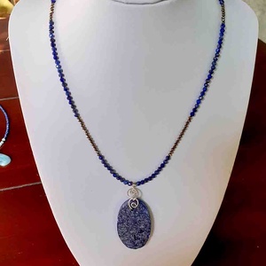 Lapis lazuli si pirita - bijuterii - coliere - coliere cu pandantive - Artynos.ro