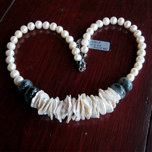 Perle si crisoberil ochi de pisica, Bijuterii, Coliere, Coliere din pietre semipretioase, Confectionarea bijuteriilor, Colier superb din perle de cultura sfere de 8-9 mm si perle Keshi rondele de 15-25 mm, decorat cu f..., ARTYNOS