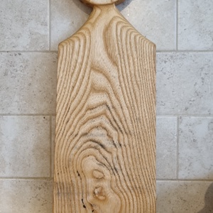 Platou de servire cu maner sculptat - Artynos.ro