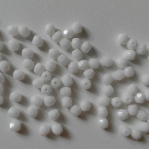 Margele cehe fatetate din sticla - 4mm - 100 buc / pachet - alb, , , ARTYNOS