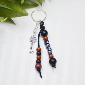 Breloc pentru chei, accesoriu pentru geanta cu literele HOME � Maro/negru - Artynos.ro