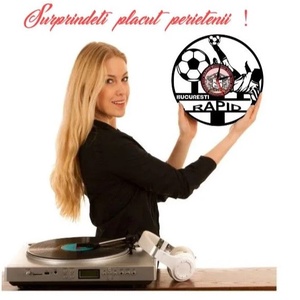 F.C. RAPID BUCURESTI ceas de perete - casă & stil de viață - accesorii pentru decorat casa - decorațiuni de pereți, decorațiuni suspendate - ceasuri de perete - Artynos.ro