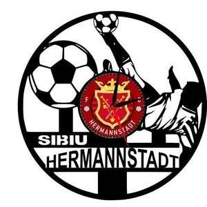 F.C. HERMANNSTADT- ceas de perete, Casă & Stil de viață, Accesorii pentru decorat casa, Decorațiuni de pereți, decorațiuni suspendate, Ceasuri de perete, Sculptură, ARTYNOS