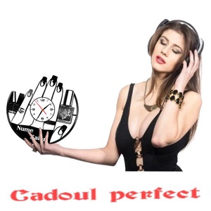 SALON MANICHIURA (personalizabil)-ceas  de perete - casă & stil de viață - accesorii pentru decorat casa - decorațiuni de pereți, decorațiuni suspendate - ceasuri de perete - Artynos.ro
