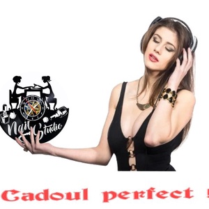 SALON DE MANICHIURA- ceas de perete - casă & stil de viață - accesorii pentru decorat casa - decorațiuni de pereți, decorațiuni suspendate - ceasuri de perete - Artynos.ro