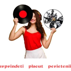 VIOARA CU FLORI-ceas de perete - casă & stil de viață - accesorii pentru decorat casa - decorațiuni de pereți, decorațiuni suspendate - ceasuri de perete - Artynos.ro