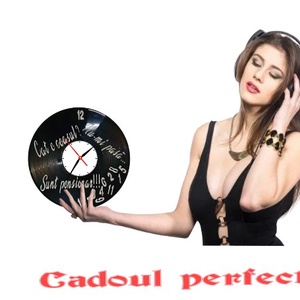 SUNT PENSIONAR(A)-ceas de perete - casă & stil de viață - accesorii pentru decorat casa - decorațiuni de pereți, decorațiuni suspendate - ceasuri de perete - Artynos.ro