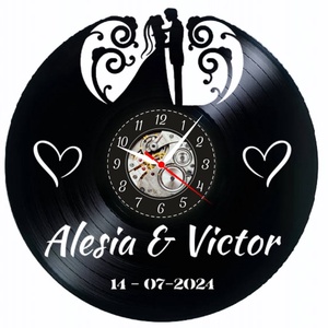 TINERI CASATORITI-ceas de perete (personalizabil), Casă & Stil de viață, Accesorii pentru decorat casa, Decorațiuni de pereți, decorațiuni suspendate, Ceasuri de perete, , ARTYNOS