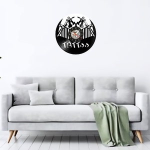 SALON TATUAJE - ceas de perete - casă & stil de viață - accesorii pentru decorat casa - decorațiuni de pereți, decorațiuni suspendate - ceasuri de perete - Artynos.ro