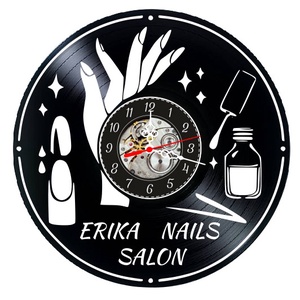 SALON MANICHIURA ( PERSONALIZABIL)-ceas de perete - Artynos.ro
