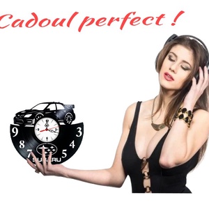 Ceas de Perete Artizanal din Vinil Subaru WRX STI � Lucrat Manual, Cadou de Raliu pentru Pasionații Auto - casă & stil de viață - decorațiuni de casă - decorațiuni de pereți - ceasuri de perete - Artynos.ro