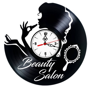 Ceas de perete din disc vinil, Tematica Beauty Salon, Design Elegant cu Silueta Feminina si Accesorii Machiaj, Negru - Artynos.ro