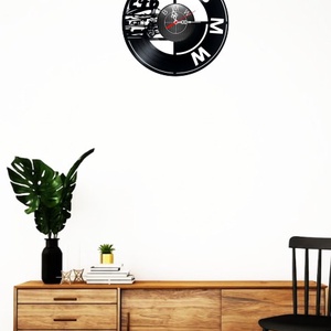Ceas de perete decorativ realizat din disc de vinil, Model BMW Seria 3 E46 si Sigla Bavareza, Negru, 30 cm - casă & stil de viață - decorațiuni de casă - decorațiuni de pereți - ceasuri de perete - Artynos.ro