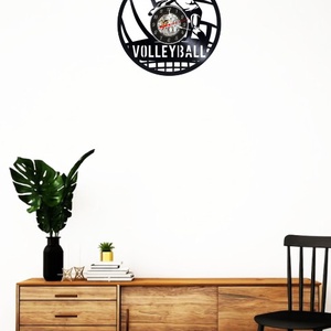 Ceas de perete decorativ realizat din disc de vinil, Model Jucatoare de Volei si Mingea pe Fileu, Text Volleyball, Negru - casă & stil de viață - decorațiuni de casă - decorațiuni de pereți - ceasuri de perete - Artynos.ro