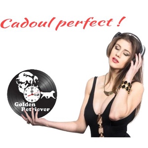 Ceas de perete decorativ realizat din disc de vinil, Model Caine Golden Retriever, Text Personalizat, Negru, 30 cm - casă & stil de viață - decorațiuni de casă - decorațiuni de pereți - ceasuri de perete - Artynos.ro