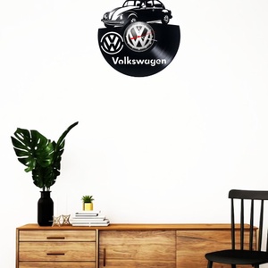 Ceas de perete decorativ realizat din disc de vinil, Model Masina Vintage Broscuta si Sigla Brandului, Text Volkswagen,  - casă & stil de viață - decorațiuni de casă - decorațiuni de pereți - ceasuri de perete - Artynos.ro