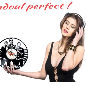 Ceas de perete decorativ realizat din disc de vinil, Model Depeche Mode Synth Pop Rock Dave Gahan, Negru, 30 cm - casă & stil de viață - decorațiuni de casă - decorațiuni de pereți - ceasuri de perete - Artynos.ro