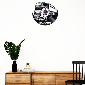Ceas de perete decorativ realizat din disc de vinil, Model Camion Tir Scania Regele Șoselelor Logo Auto, Negru, 30 cm - casă & stil de viață - decorațiuni de casă - decorațiuni de pereți - ceasuri de perete - Artynos.ro