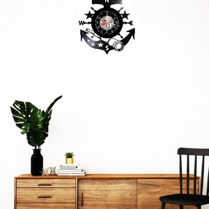 Ceas de perete decorativ realizat din disc de vinil, Model Ancoră Maritimă Cârmă Ochean Nautic, Negru, 30 cm - casă & stil de viață - decorațiuni de casă - decorațiuni de pereți - ceasuri de perete - Artynos.ro