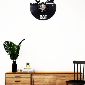 Ceas de perete decorativ realizat din disc de vinil, Model Excavator CAT Utilaje Constructii, Negru, 30 cm - casă & stil de viață - decorațiuni de casă - decorațiuni de pereți - ceasuri de perete - Artynos.ro