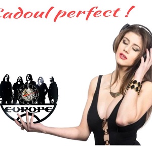 Ceas de perete decorativ realizat din disc de vinil, Model Trupa Europe Rock Final Countdown, Negru, 30 cm - casă & stil de viață - decorațiuni de casă - decorațiuni de pereți - ceasuri de perete - Artynos.ro