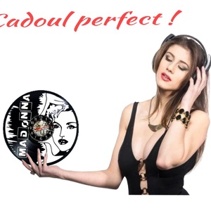 https://www.ceasul-bun.ro/ceas-de-perete-decorativ-realizat-din-disc-de-vinil-model-madonna-regina-pop-portret-stilizat- - casă & stil de viață - decorațiuni de casă - decorațiuni de pereți - ceasuri de perete - Artynos.ro