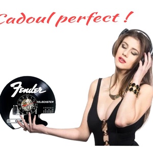 Ceas de perete decorativ realizat din disc de vinil, Model Chitara Fender Telecaster Muzica Rock, Negru, 30 cm - casă & stil de viață - decorațiuni de casă - decorațiuni de pereți - ceasuri de perete - Artynos.ro