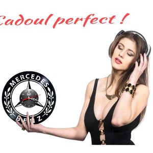 Ceas de perete decorativ realizat din disc de vinil, Model Mercedes-Benz Stea Lauri Auto Lux, Negru, 30 cm - casă & stil de viață - decorațiuni de casă - decorațiuni de pereți - ceasuri de perete - Artynos.ro