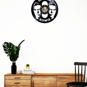 Ceas de perete decorativ realizat din disc de vinil, Model David Bowie Portret Dublu Muzica Rock, Negru, 30 cm - casă & stil de viață - decorațiuni de casă - decorațiuni de pereți - ceasuri de perete - Artynos.ro