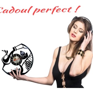 Ceas de perete decorativ realizat din disc de vinil, Model Vin Sticla Pahar Struguri Vița de Vie, Negru, 30 cm - casă & stil de viață - decorațiuni de casă - decorațiuni de pereți - ceasuri de perete - Artynos.ro