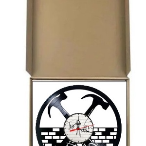 Ceas de perete decorativ realizat din disc de vinil, Model Pink Floyd The Wall Ciocane Zid Rock, Negru, 30 cm - casă & stil de viață - decorațiuni de casă - decorațiuni de pereți - ceasuri de perete - Artynos.ro