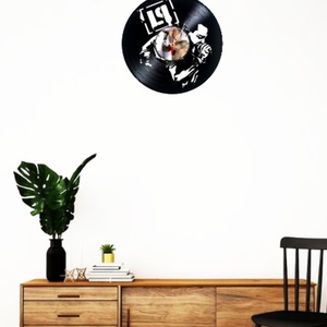 Ceas de perete decorativ realizat din disc de vinil, Model Linkin Park Chester Bennington Rock Metal, Negru, 30 cm - casă & stil de viață - decorațiuni de casă - decorațiuni de pereți - ceasuri de perete - Artynos.ro