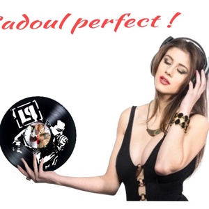 Ceas de perete decorativ realizat din disc de vinil, Model Linkin Park Chester Bennington Rock Metal, Negru, 30 cm - casă & stil de viață - decorațiuni de casă - decorațiuni de pereți - ceasuri de perete - Artynos.ro