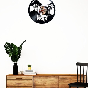 Ceas de perete decorativ realizat din disc de vinil, Model Linkin Park Chester Bennington Dublu Portret Rock Metal, Negr - casă & stil de viață - decorațiuni de casă - decorațiuni de pereți - ceasuri de perete - Artynos.ro