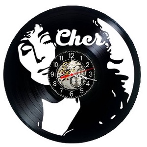 Ceas de perete decorativ realizat din disc de vinil, Model Cher Pop Icon Portret Glamour, Negru, 30 cm - casă & stil de viață - decorațiuni de casă - decorațiuni de pereți - ceasuri de perete - Artynos.ro