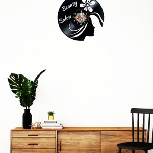 Ceas de perete decorativ realizat din disc de vinil, Model Beauty Salon Profil Femeie Floare, Negru, 30 cm - casă & stil de viață - decorațiuni de casă - decorațiuni de pereți - ceasuri de perete - Artynos.ro