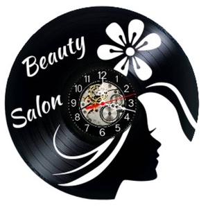 Ceas de perete decorativ realizat din disc de vinil, Model Beauty Salon Profil Femeie Floare, Negru, 30 cm - Artynos.ro