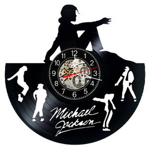 Ceas de perete decorativ realizat din disc de vinil, Model Michael Jackson Dance Siluete Pop Star, Negru, 30 cm - Artynos.ro