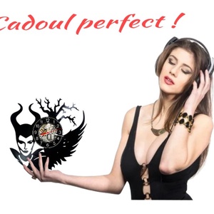 Ceas de perete decorativ realizat din disc de vinil, Model Maleficent Dark Fantasy Gothic Disney, Negru, 30 cm - casă & stil de viață - decorațiuni de casă - decorațiuni de pereți - ceasuri de perete - Artynos.ro
