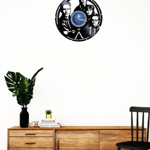 Ceas de perete decorativ realizat din disc de vinil, Model Stargate SG1 Serial Sci Fi Portretele Echipei, Negru, 30 cm - casă & stil de viață - decorațiuni de casă - decorațiuni de pereți - ceasuri de perete - Artynos.ro