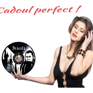 Ceas de perete decorativ realizat din disc de vinil, Model Chitara Electrica Note Muzicale Rock, Negru, 30 cm - casă & stil de viață - decorațiuni de casă - decorațiuni de pereți - ceasuri de perete - Artynos.ro
