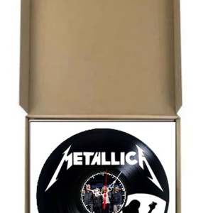 Ceas de perete decorativ realizat din disc de vinil, Model Metallica Heavy Metal Logo Trupa, Negru, 30 cm - casă & stil de viață - decorațiuni de casă - decorațiuni de pereți - ceasuri de perete - Artynos.ro