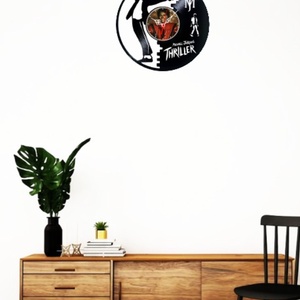 Ceas de perete decorativ realizat din disc de vinil, Model Michael Jackson Thriller Pop Star, Negru, 30 cm - casă & stil de viață - decorațiuni de casă - decorațiuni de pereți - ceasuri de perete - Artynos.ro