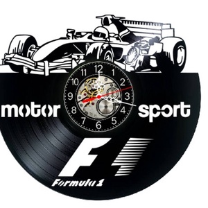 Ceas de perete decorativ realizat din disc de vinil, Model Formula 1 Monopost F1 Motorsport, Negru, 30 cm - Artynos.ro