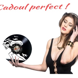 Ceas de perete decorativ realizat din disc de vinil, Model Atletism Alergare Sportiva Sprint Flacari, Negru, 30 cm - casă & stil de viață - decorațiuni de casă - decorațiuni de pereți - ceasuri de perete - Artynos.ro
