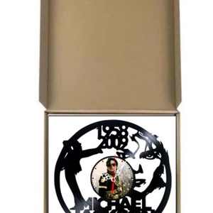 Ceas de perete decorativ realizat din disc de vinil, Model Michael Jackson Memorial 1958-2009, Negru, 30 cm - casă & stil de viață - decorațiuni de casă - decorațiuni de pereți - ceasuri de perete - Artynos.ro